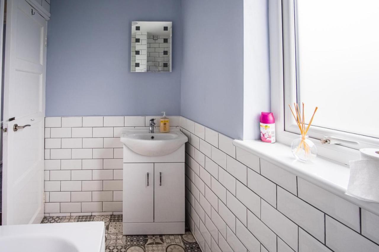 Tallets Apartment With Balcony & Parking Tewkesbury Ngoại thất bức ảnh